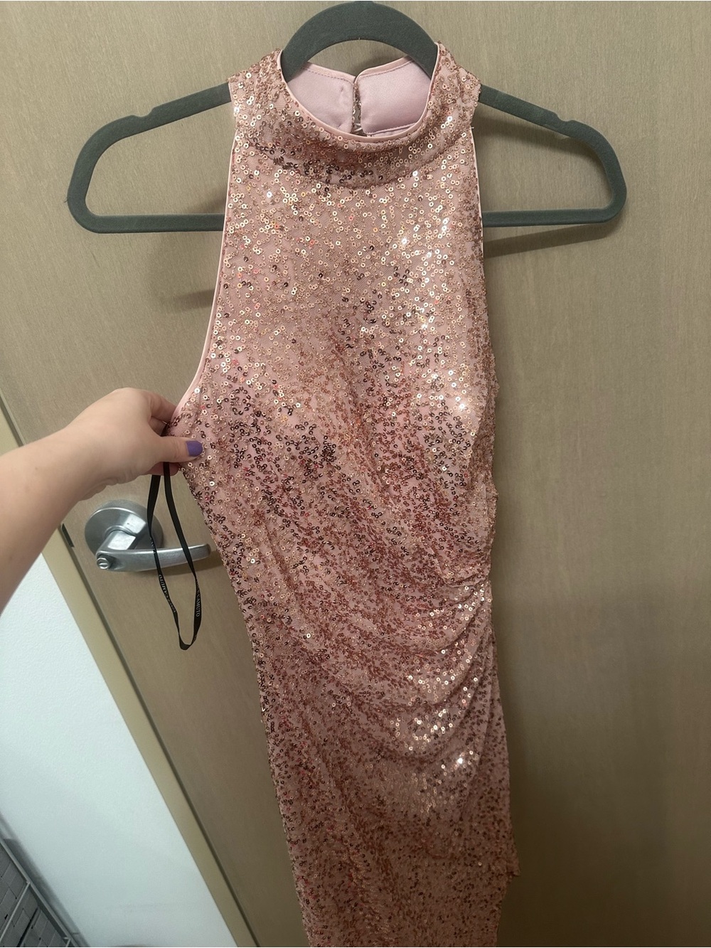 Vince Camuto Rose Gold Sequin Halter Gown Open Back Formal Dress Size 4